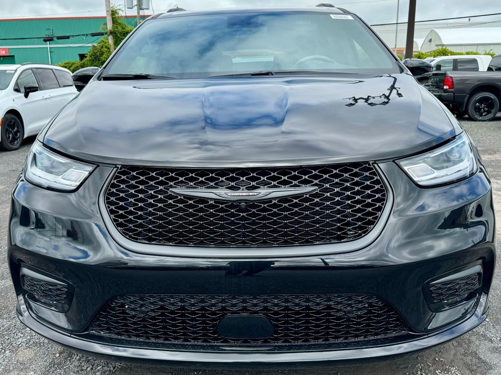 2024 Chrysler Pacifica Hybrid PREMIUM S APPEARANCE in St-Jean-Sur-Richelieu, Quebec - 2 - w1024h768px