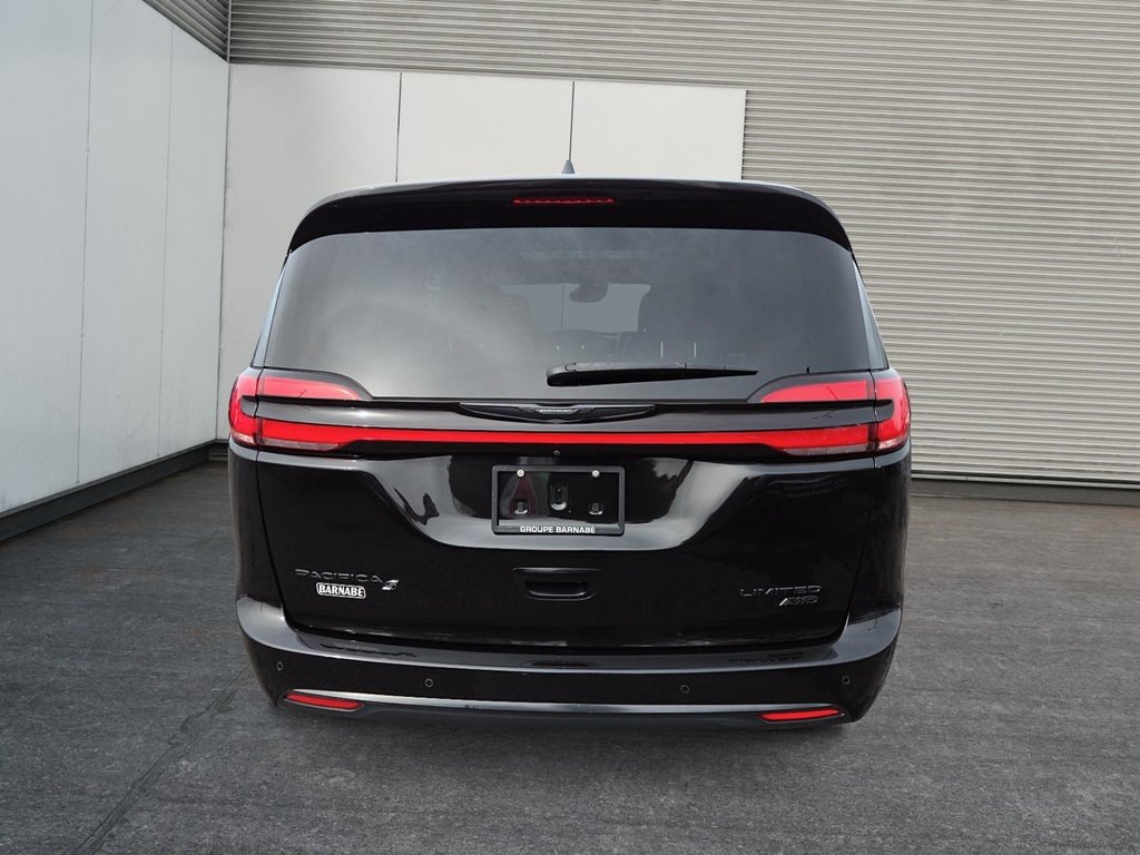 2022 Chrysler Pacifica Limited AWD Apparence S in St-Jean-Sur-Richelieu, Quebec - 3 - w1024h768px