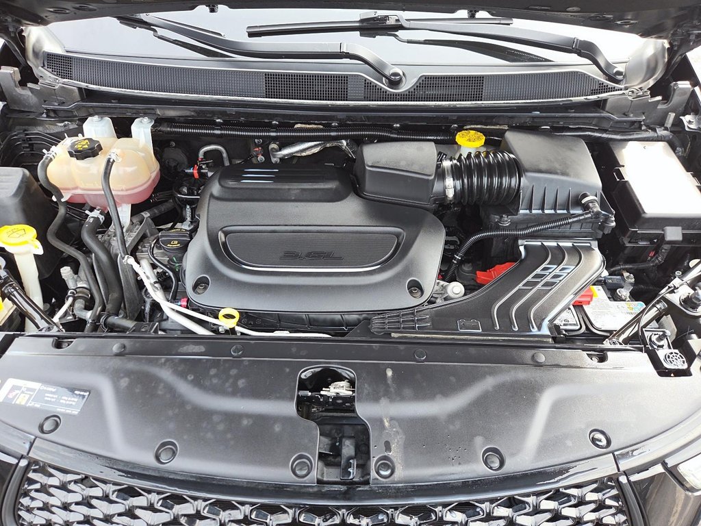 2022 Chrysler Pacifica Limited AWD Apparence S in St-Jean-Sur-Richelieu, Quebec - 8 - w1024h768px