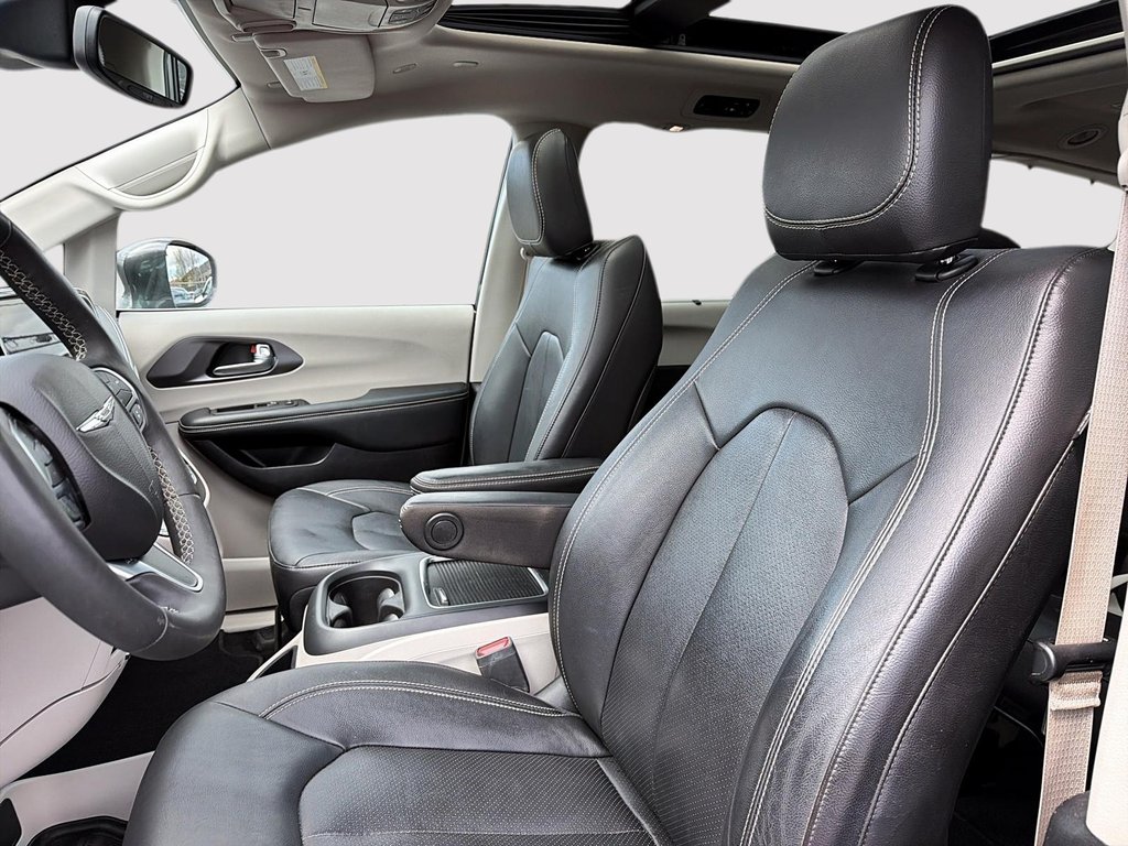 2022 Chrysler Pacifica Touring L in St-Jean-Sur-Richelieu, Quebec - 9 - w1024h768px