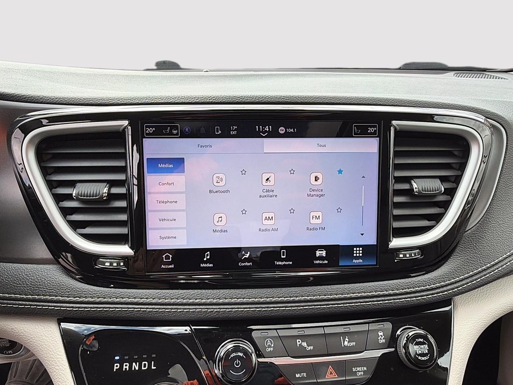 2022 Chrysler Pacifica Touring L in St-Jean-Sur-Richelieu, Quebec - 18 - w1024h768px