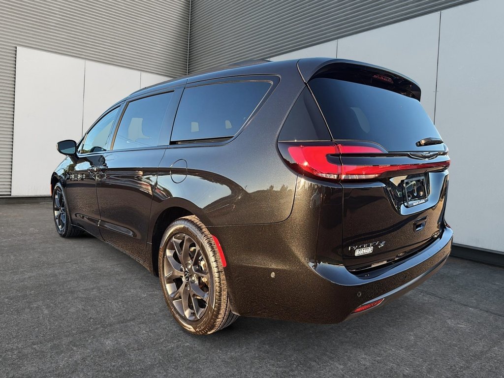 Chrysler Pacifica Touring L 2023 à St-Jean-Sur-Richelieu, Québec - 4 - w1024h768px