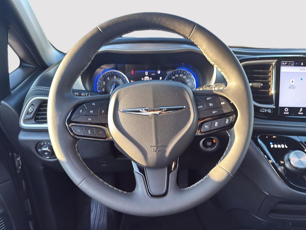 Chrysler Pacifica Touring L 2023 à St-Jean-Sur-Richelieu, Québec - 12 - w1024h768px