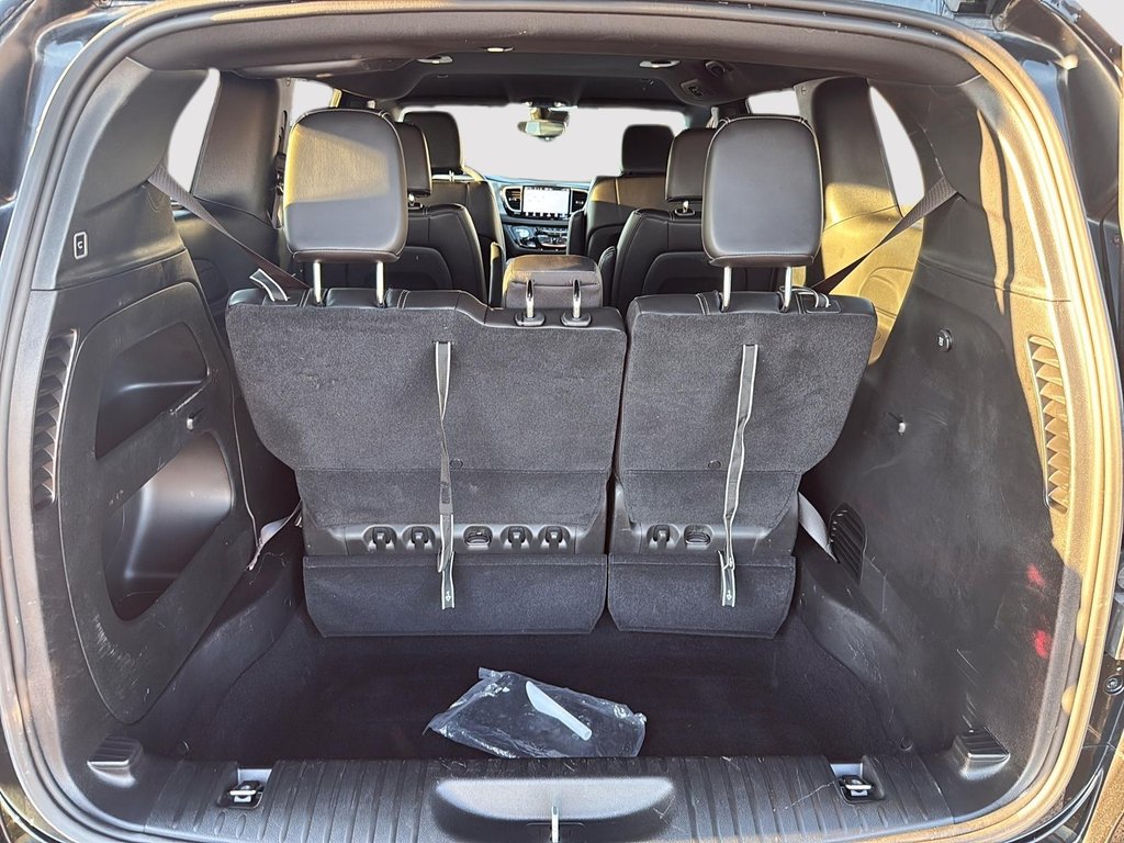 Chrysler Pacifica Touring L 2023 à St-Jean-Sur-Richelieu, Québec - 6 - w1024h768px