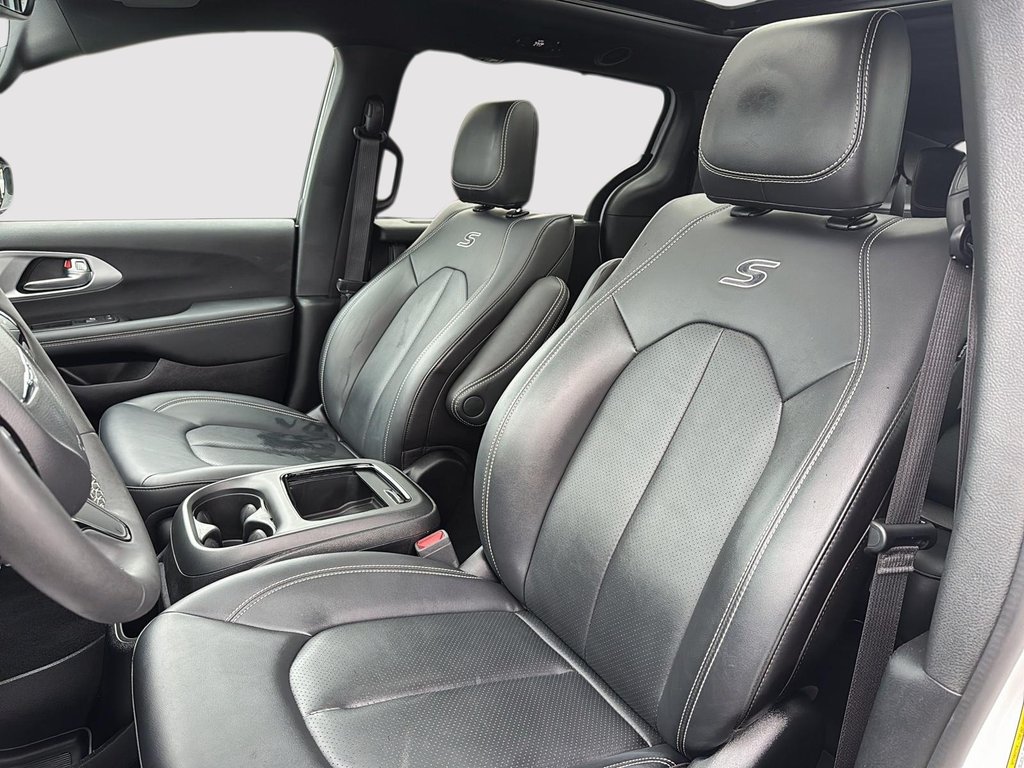 2024 Chrysler Pacifica Touring-L Apparence S in St-Jean-Sur-Richelieu, Quebec - 9 - w1024h768px