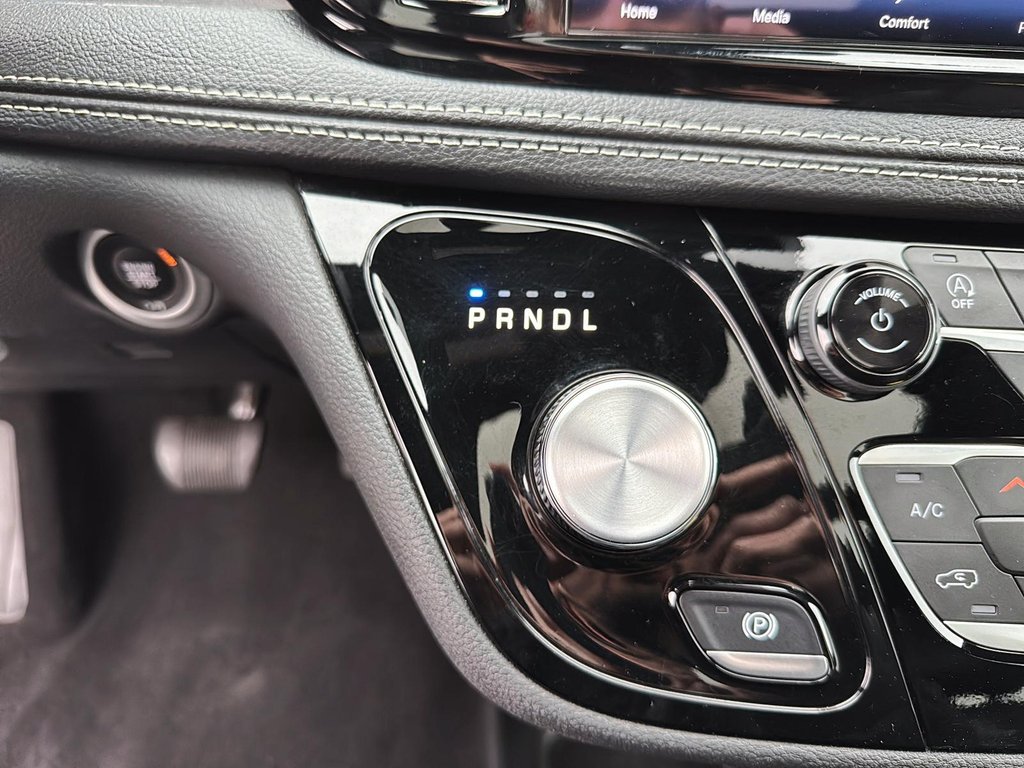 2024 Chrysler Pacifica Touring-L Apparence S in St-Jean-Sur-Richelieu, Quebec - 15 - w1024h768px