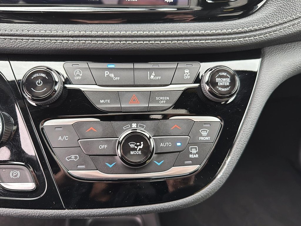 2024 Chrysler Pacifica Touring-L Apparence S in St-Jean-Sur-Richelieu, Quebec - 14 - w1024h768px