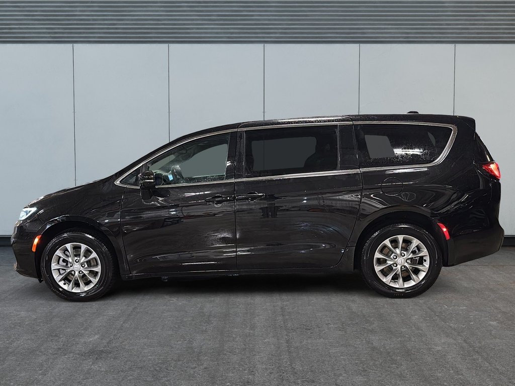 2026 Chrysler Pacifica SELECT AWD in Sherbrooke, Quebec - 5 - w1024h768px