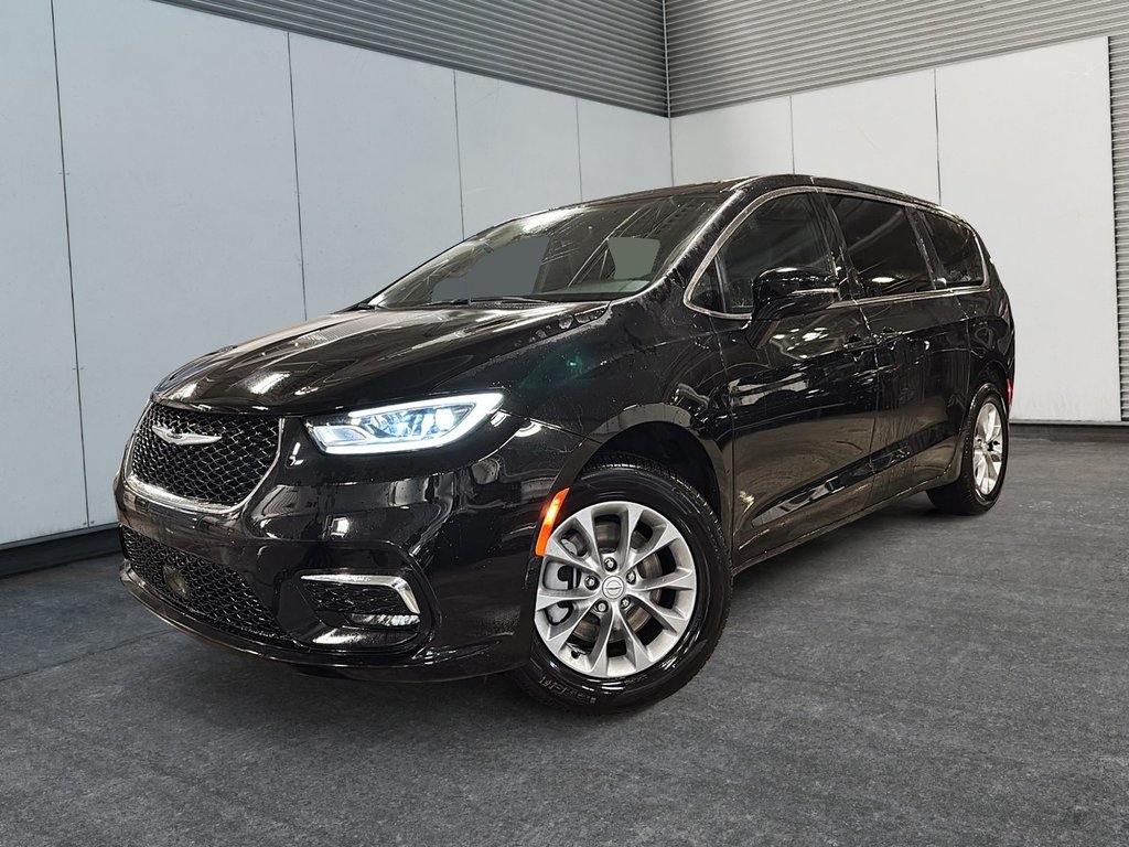 2026 Chrysler Pacifica SELECT AWD in Sherbrooke, Quebec - 1 - w1024h768px