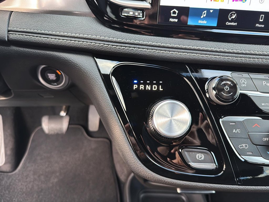 2026 Chrysler Pacifica SELECT AWD in Sherbrooke, Quebec - 15 - w1024h768px
