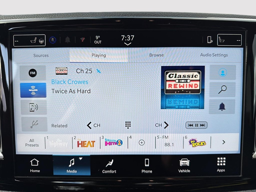 2026 Chrysler Pacifica SELECT in Sherbrooke, Quebec - 17 - w1024h768px