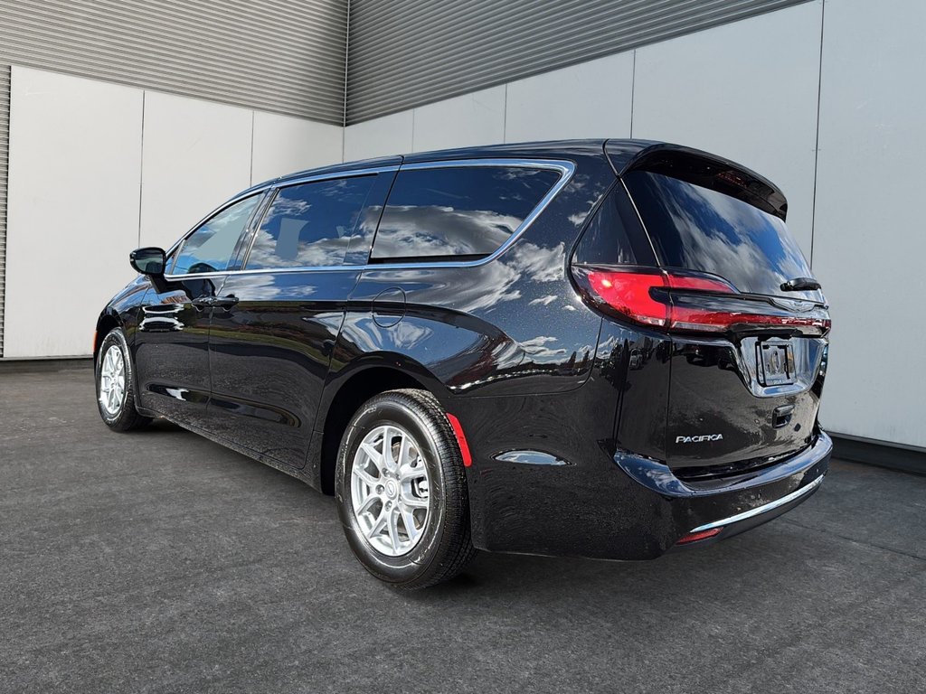 Chrysler Pacifica SELECT 2026 à Sherbrooke, Québec - 4 - w1024h768px