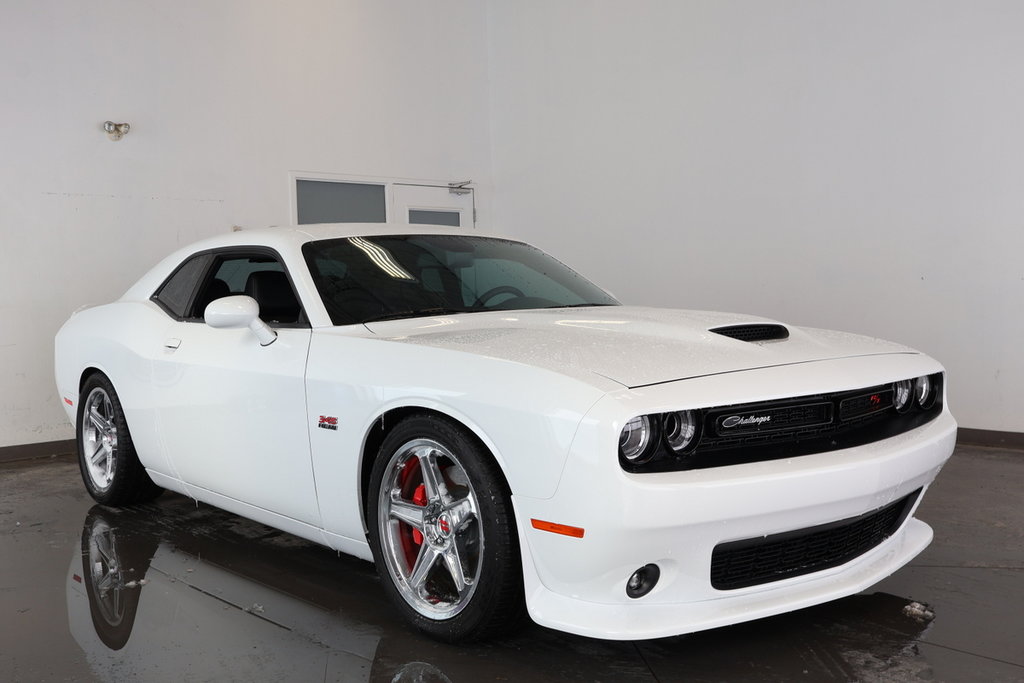 2023 Dodge Challenger R/T ENSEMBLE PLUS ET PERFORMANCE in St-Jean-Sur-Richelieu, Quebec - 4 - w1024h768px