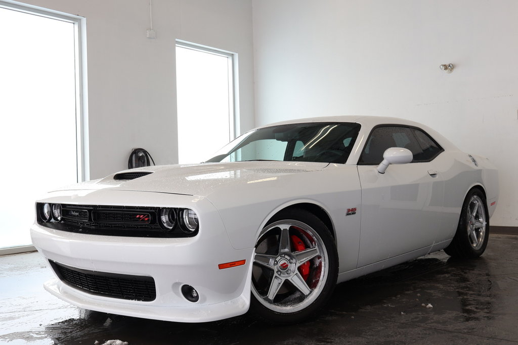 2023 Dodge Challenger R/T ENSEMBLE PLUS ET PERFORMANCE in St-Jean-Sur-Richelieu, Quebec - 1 - w1024h768px