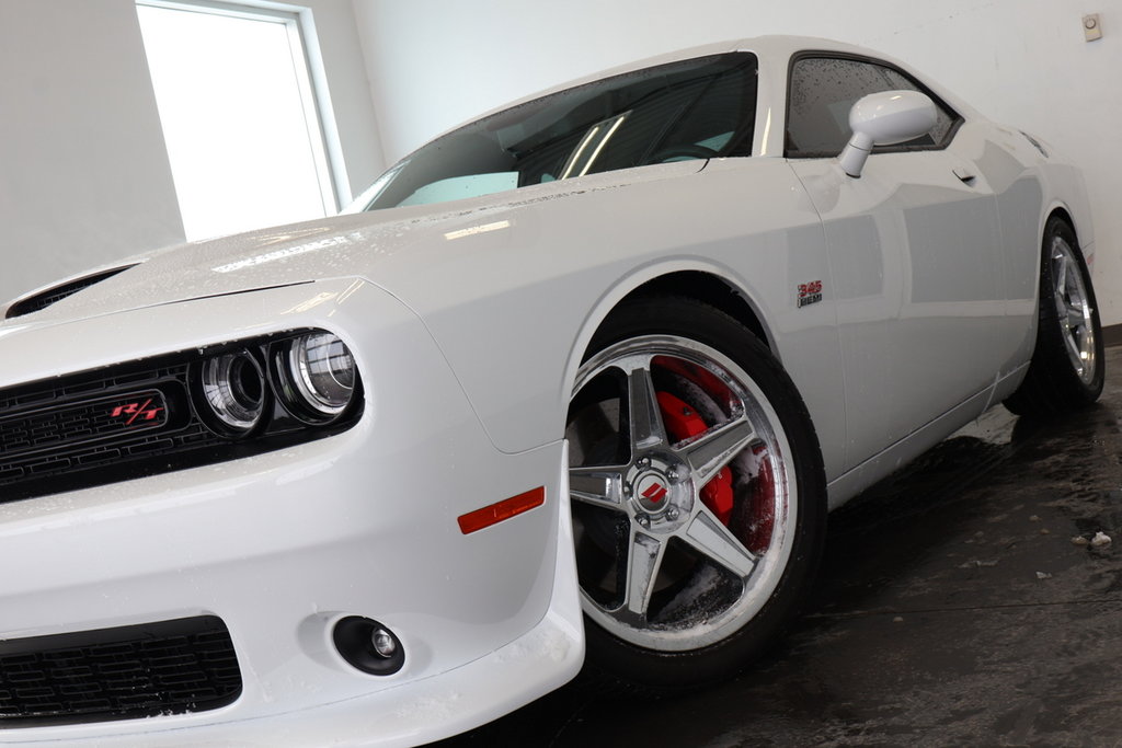 2023 Dodge Challenger R/T ENSEMBLE PLUS ET PERFORMANCE in St-Jean-Sur-Richelieu, Quebec - 2 - w1024h768px