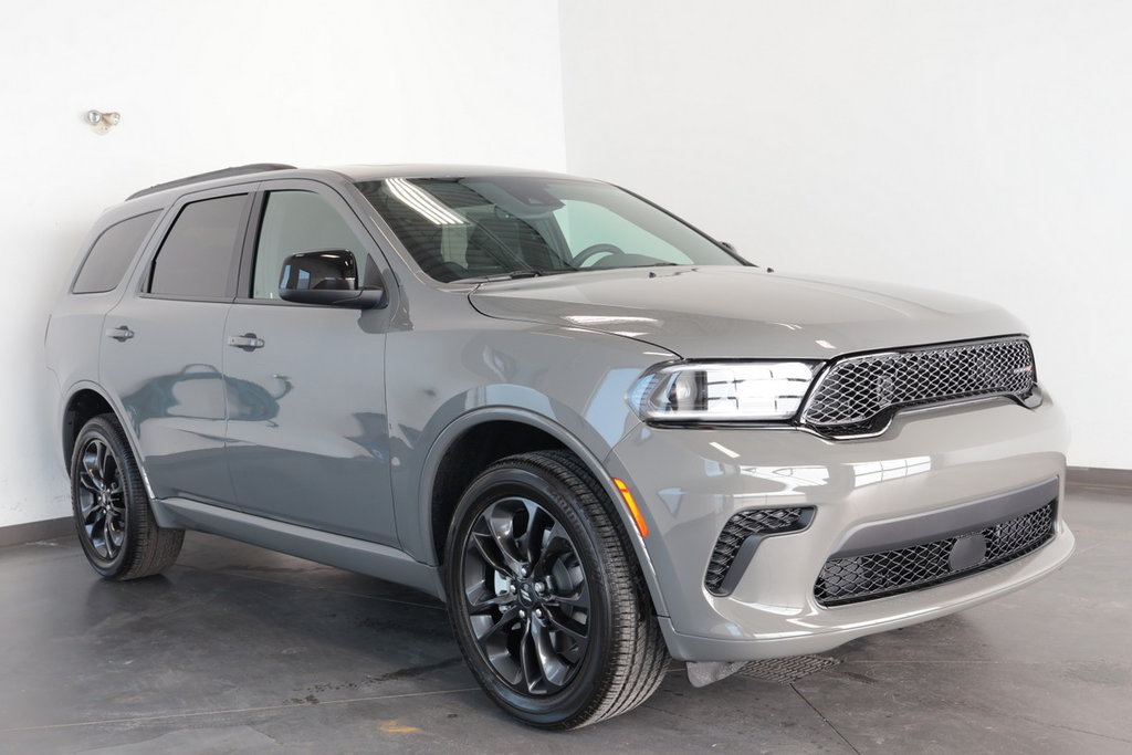 2024  Durango SXT PLUS in Sherbrooke, Quebec - 4 - w1024h768px