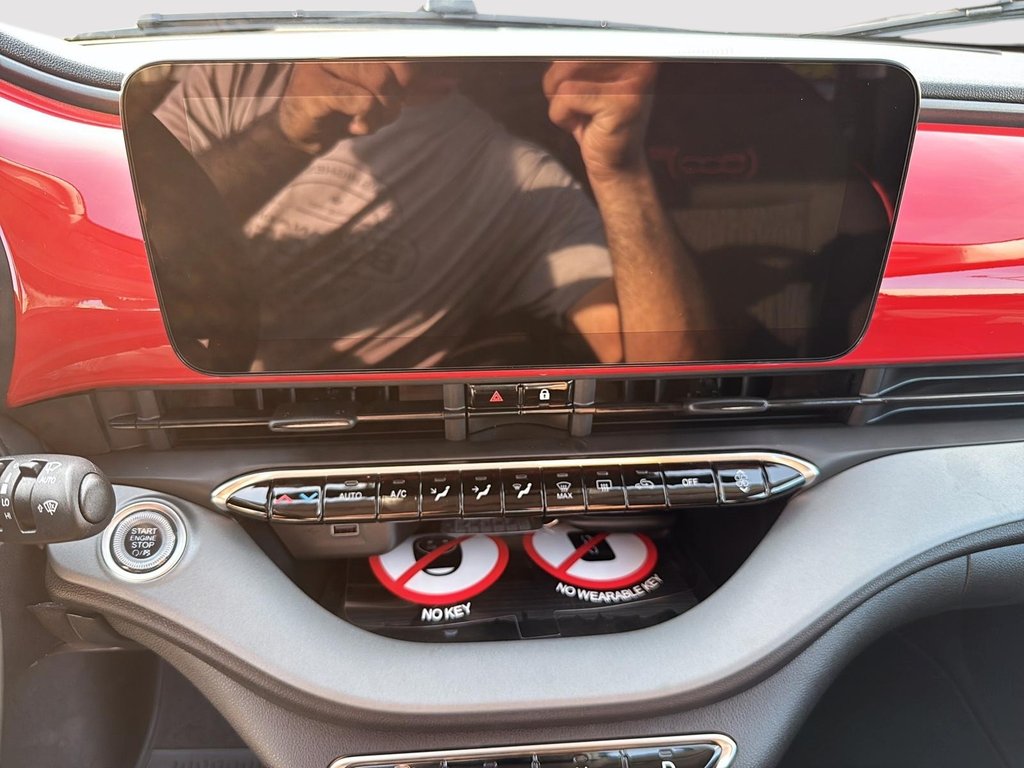 Fiat 500e RED 2025 à Sherbrooke, Québec - 15 - w1024h768px