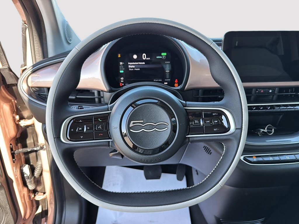 2025 Fiat 500e LA PRIMA in Sherbrooke, Quebec - 12 - w1024h768px