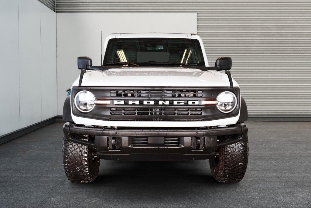 Ford Bronco BLACK DIAMOND SASQUATCH 2.7L V6 4X4 2023 à St-Jean-Sur-Richelieu, Québec - 2 - w1024h768px