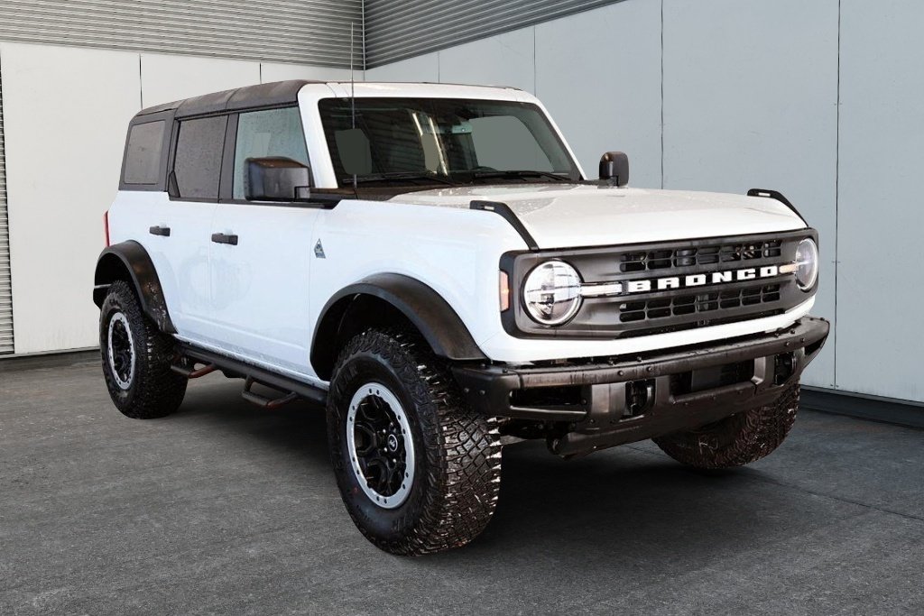 Ford Bronco BLACK DIAMOND SASQUATCH 2.7L V6 4X4 2023 à St-Jean-Sur-Richelieu, Québec - 3 - w1024h768px