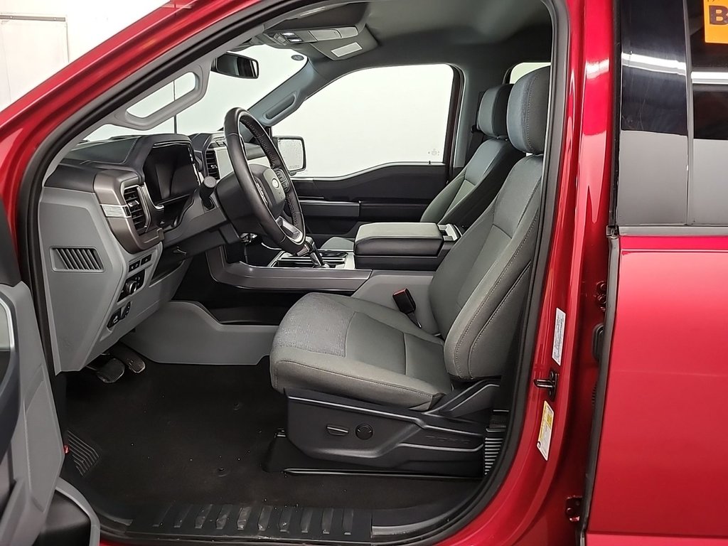 Ford F-150 Lightning XLT SuperCrew 4x4 Navigation 2024 à St-Jean-Sur-Richelieu, Québec - 8 - w1024h768px