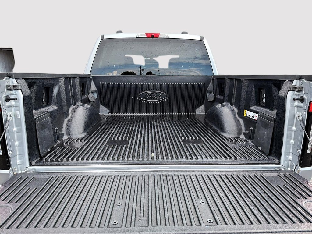 2024 Ford F-150 Lightning XLT SuperCrew 4x4 Navigation in St-Jean-Sur-Richelieu, Quebec - 16 - w1024h768px
