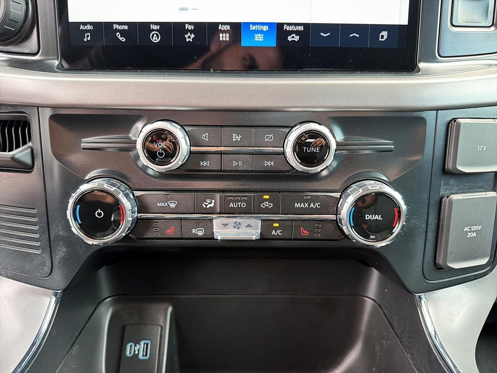 2024 Ford F-150 Lightning XLT SuperCrew 4x4 Navigation in St-Jean-Sur-Richelieu, Quebec - 14 - w1024h768px