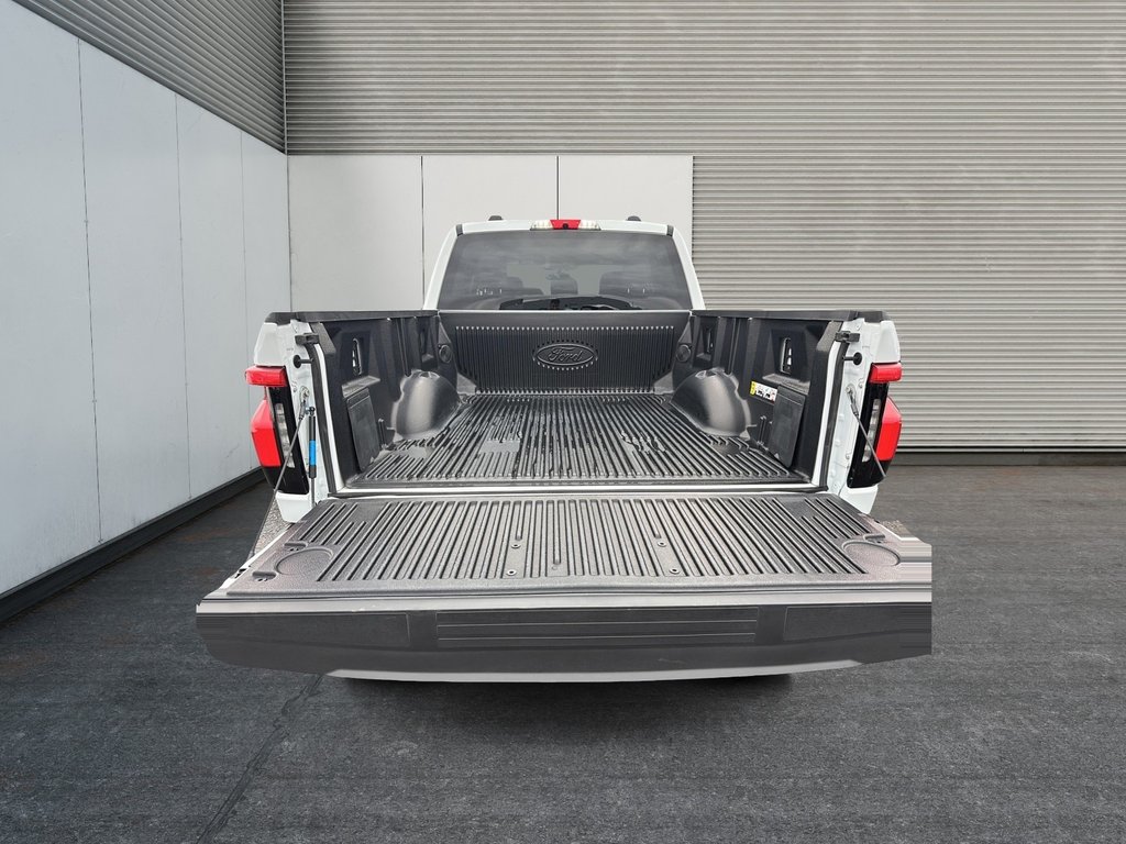 Ford F-150 Lightning XLT SuperCrew 4x4 Navigation 2025 à St-Jean-Sur-Richelieu, Québec - 16 - w1024h768px