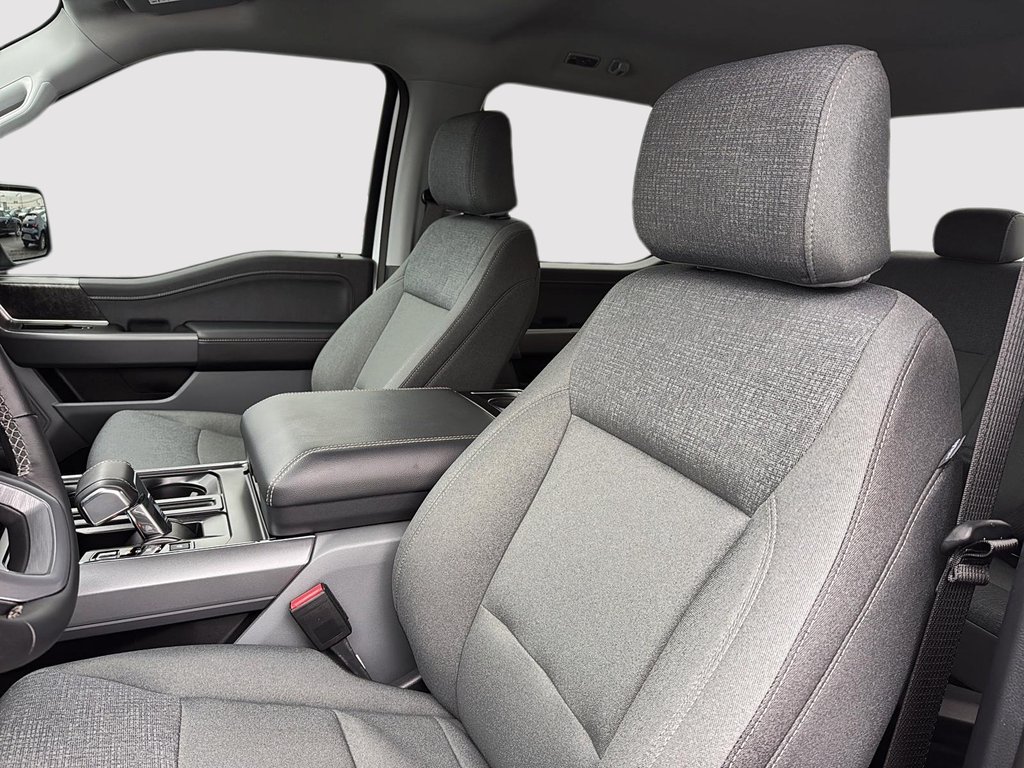 Ford F-150 Lightning XLT SuperCrew 4x4 Navigation 2025 à St-Jean-Sur-Richelieu, Québec - 9 - w1024h768px