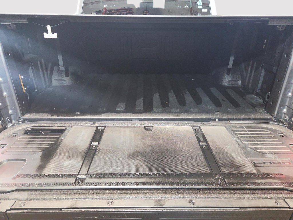 Ford F-150 Lightning XLT SuperCrew 4x4 Navigation 2025 à St-Jean-Sur-Richelieu, Québec - 17 - w1024h768px