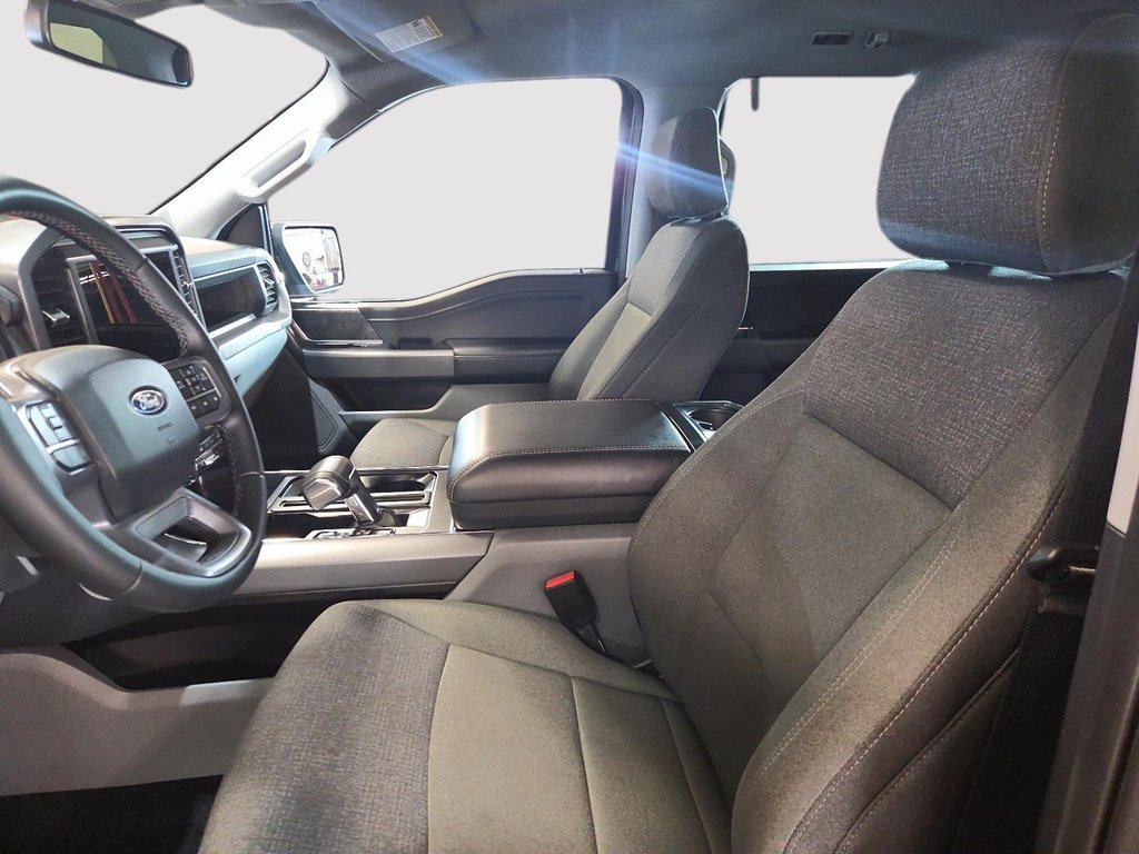 Ford F-150 Lightning XLT SuperCrew 4x4 Navigation 2025 à St-Jean-Sur-Richelieu, Québec - 9 - w1024h768px