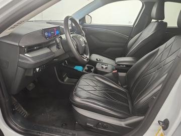 Ford Mustang Mach-E SELECT AWD 2022 à St-Jean-Sur-Richelieu, Québec - 6 - w1024h768px