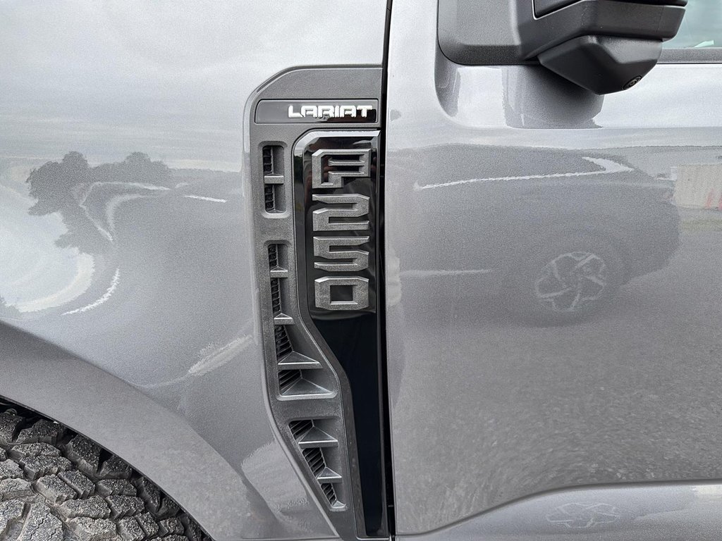 2024 Ford Super Duty F-250 SRW LARIAT TREMOR 7.3L V8 4X4 in St-Jean-Sur-Richelieu, Quebec - 6 - w1024h768px