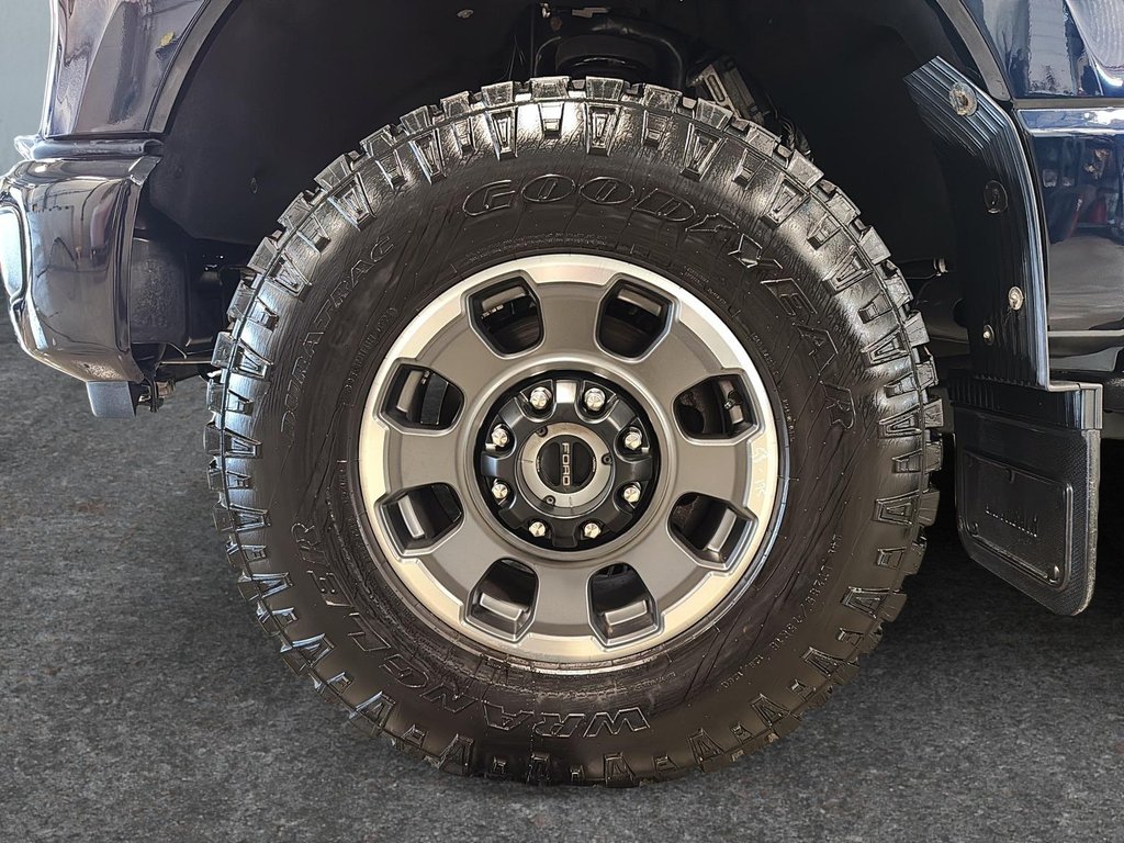 2024 Ford Super Duty F-250 SRW XLT PREMIUM + TREMOR OFF-ROAD PACKAGE in St-Jean-Sur-Richelieu, Quebec - 7 - w1024h768px