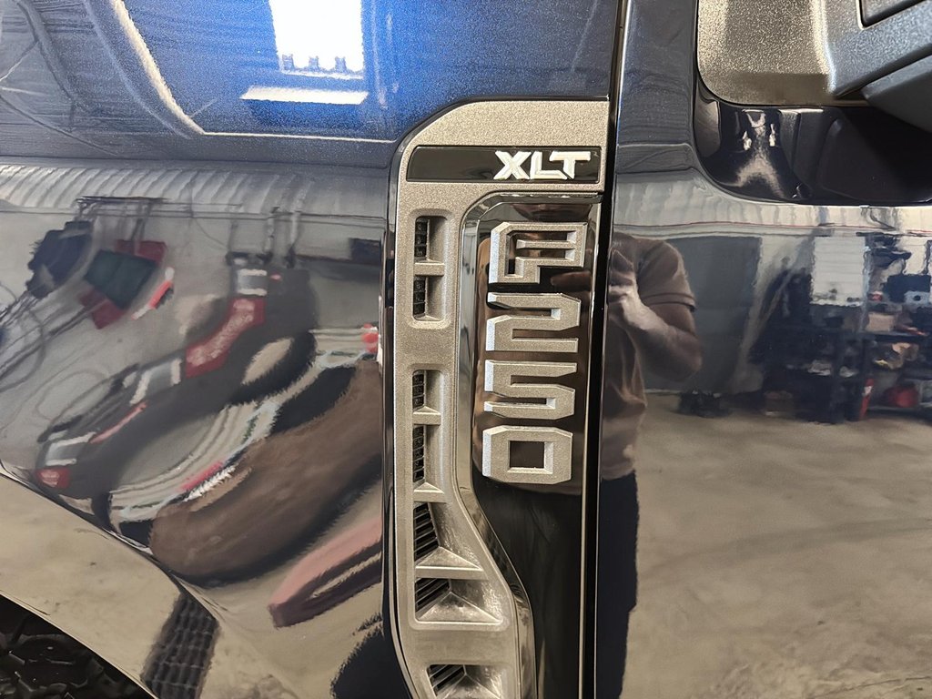 2024 Ford Super Duty F-250 SRW XLT PREMIUM + TREMOR OFF-ROAD PACKAGE in St-Jean-Sur-Richelieu, Quebec - 6 - w1024h768px