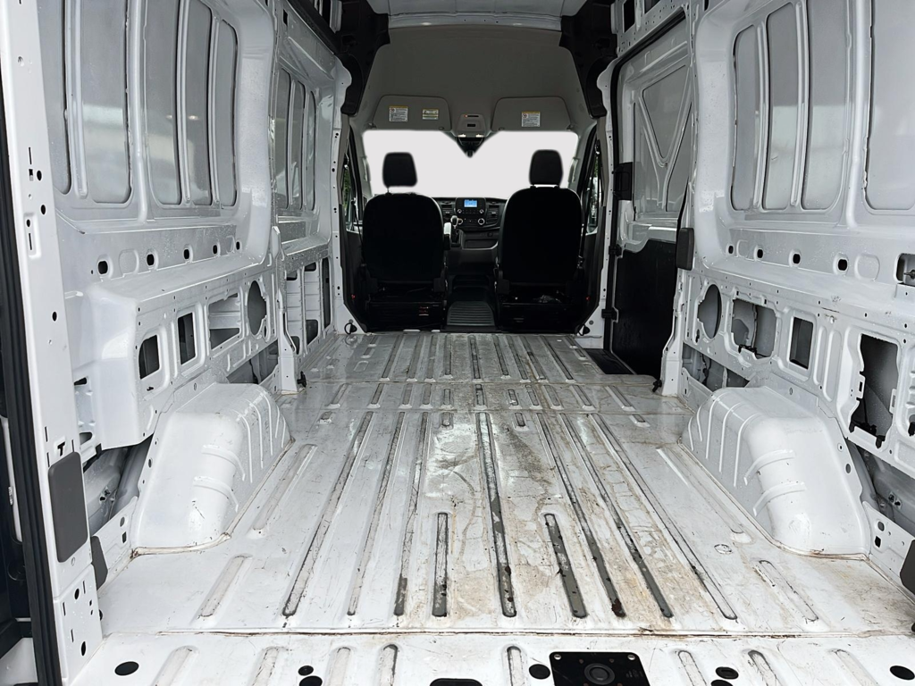 Ford Transit Cargo Van HIGH ROOF 2500 AWD 2025 à St-Jean-Sur-Richelieu, Québec - 6 - w1024h768px