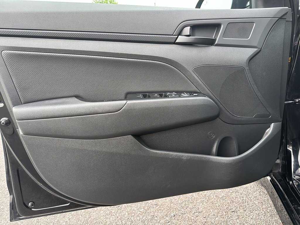 Hyundai Elantra Sport 2018 à St-Jean-Sur-Richelieu, Québec - 11 - w1024h768px