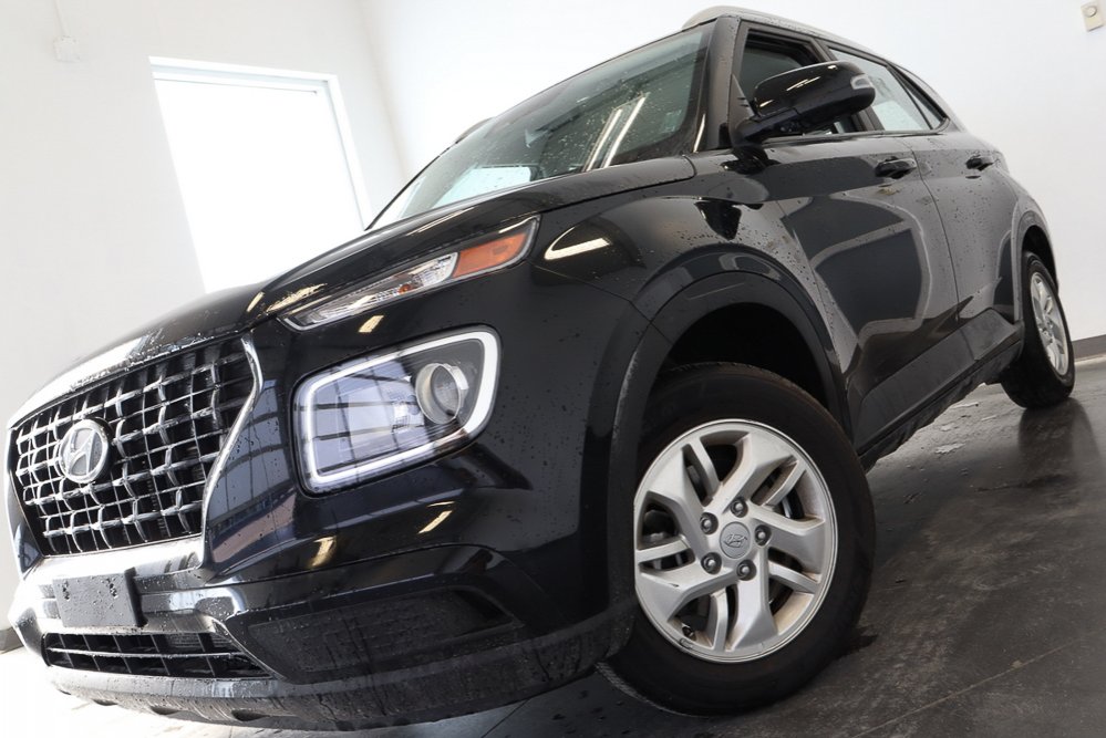 Hyundai Venue Preferred Automatique 2023 à St-Jean-Sur-Richelieu, Québec - 2 - w1024h768px