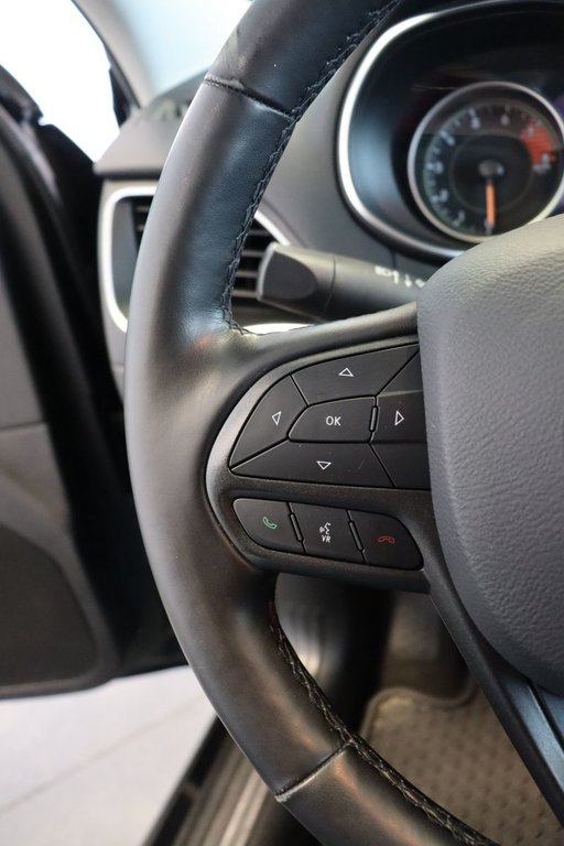 2020  Cherokee Trailhawk 3.2L V6 4X4 in St-Jean-Sur-Richelieu, Quebec - 11 - w1024h768px