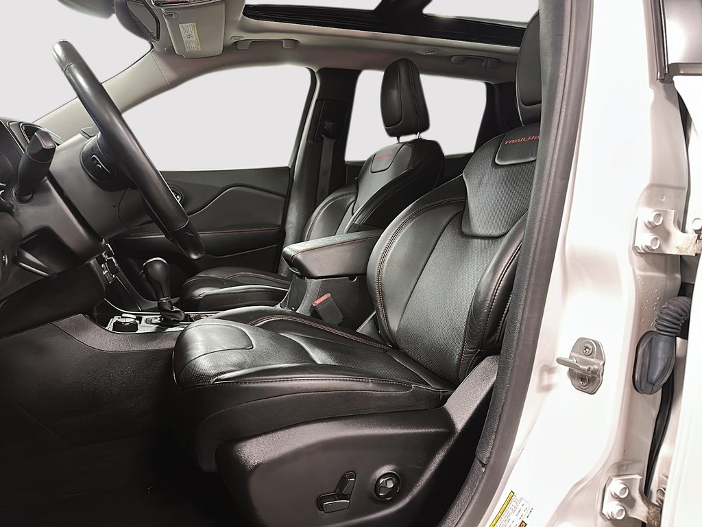 Jeep Cherokee Trailhawk Elite 2021 à St-Jean-Sur-Richelieu, Québec - 9 - w1024h768px