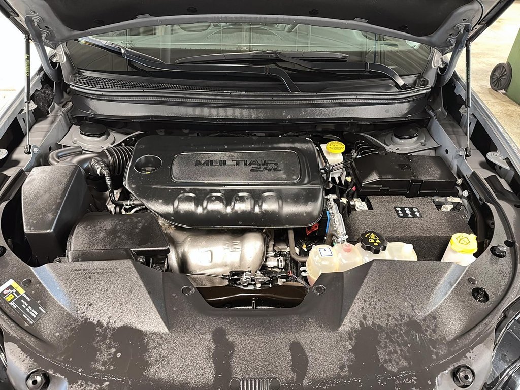 Jeep Cherokee Altitude 2023 à St-Jean-Sur-Richelieu, Québec - 17 - w1024h768px