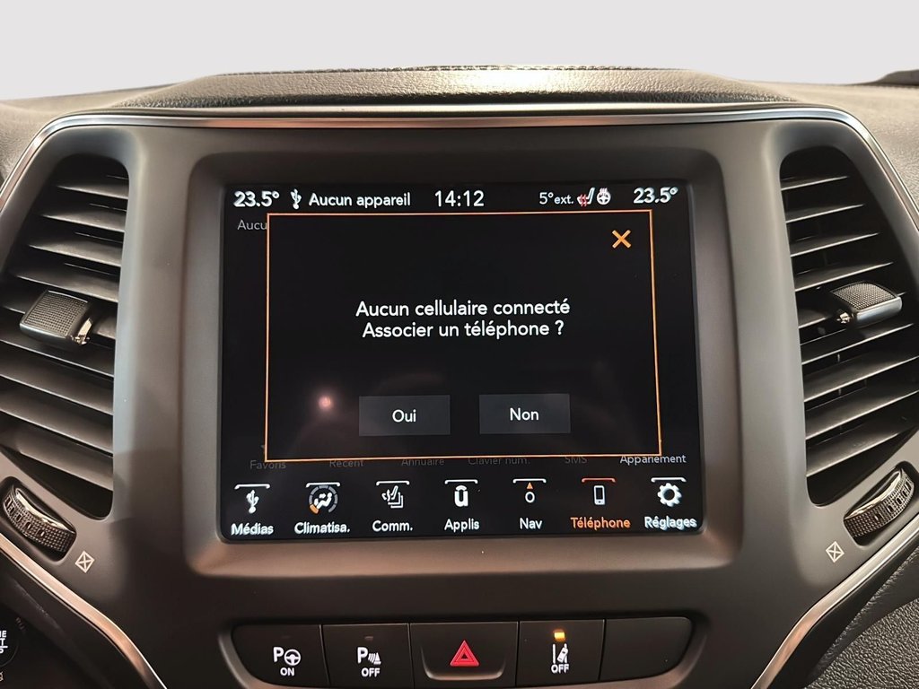 Jeep Cherokee Altitude 2023 à St-Jean-Sur-Richelieu, Québec - 12 - w1024h768px