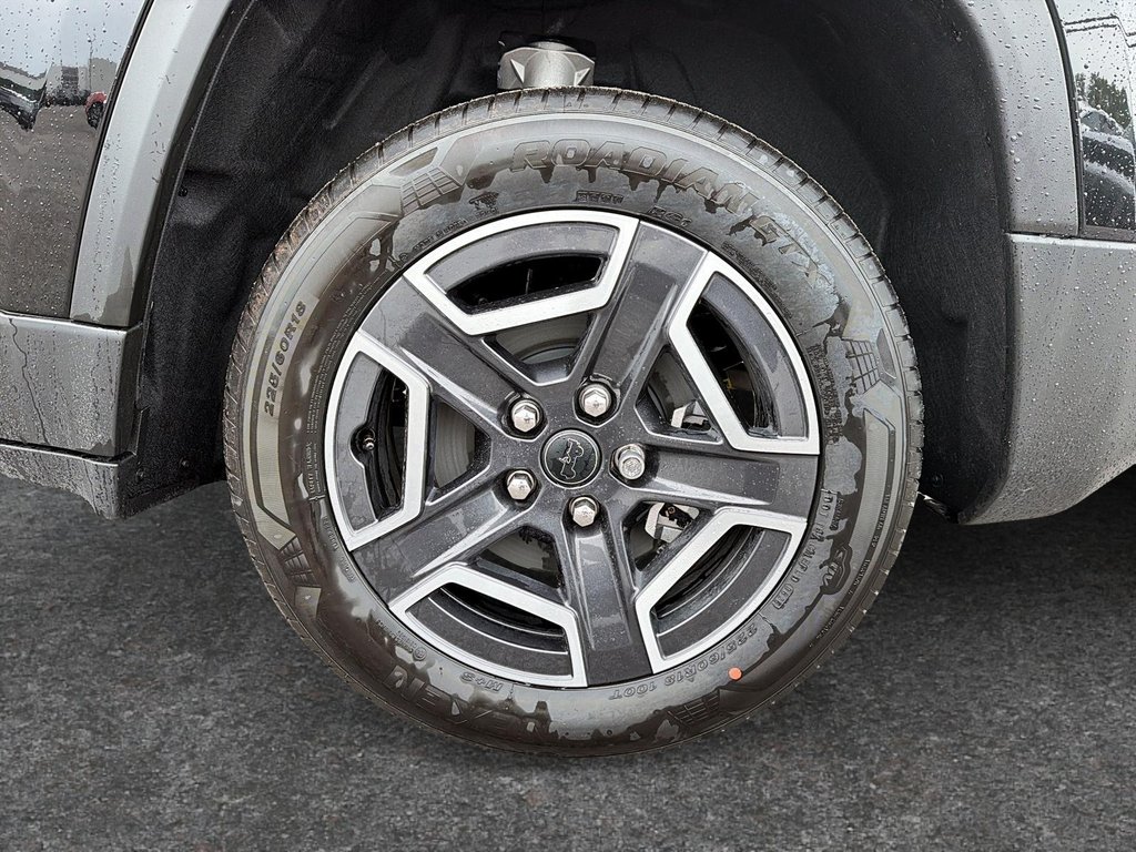 2026 Jeep Cherokee LAREDO in Sherbrooke, Quebec - 7 - w1024h768px