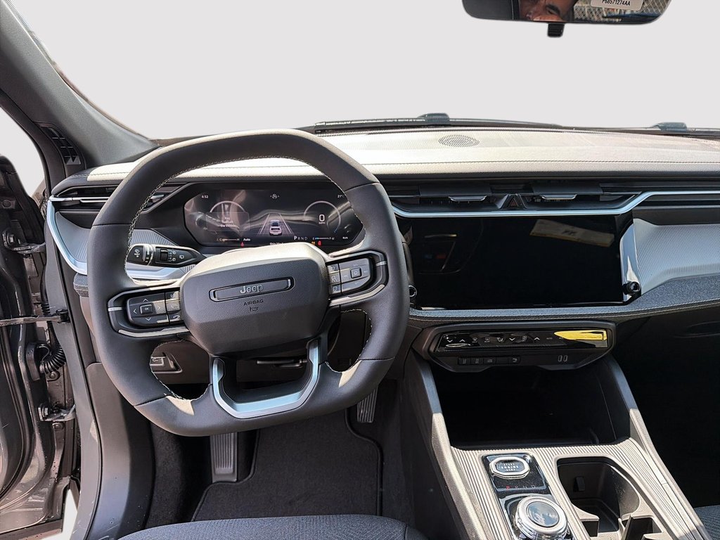 2026 Jeep Cherokee LAREDO in Sherbrooke, Quebec - 9 - w1024h768px