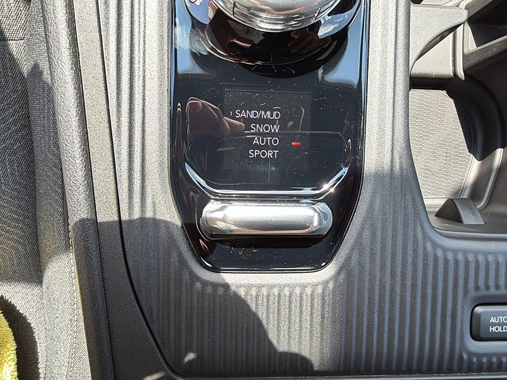 2026 Jeep Cherokee LAREDO in Sherbrooke, Quebec - 15 - w1024h768px