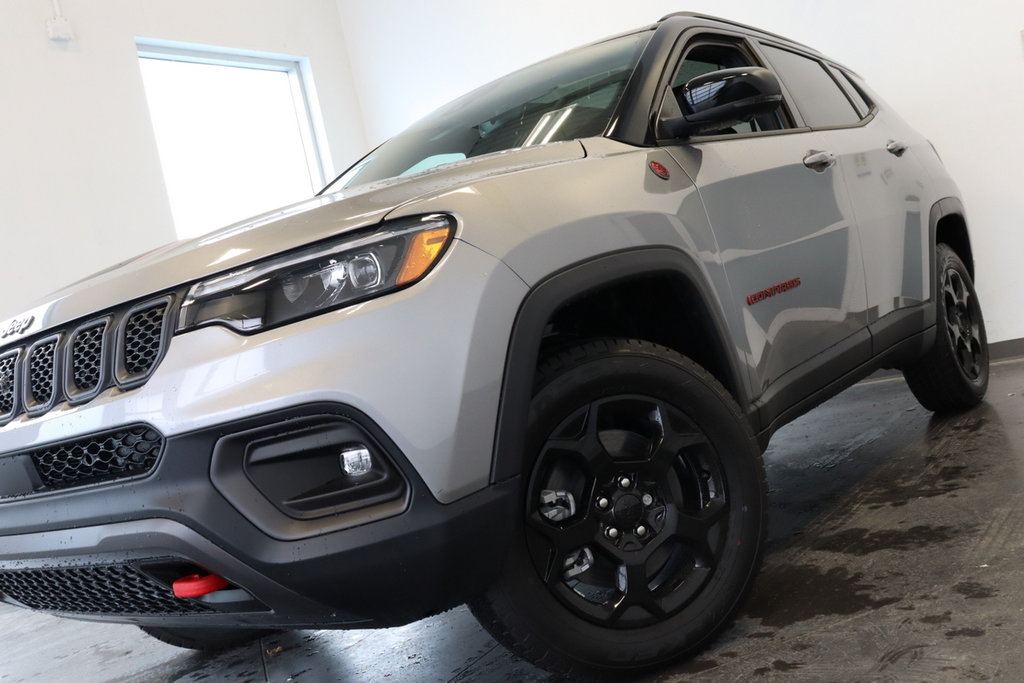 2023  Compass TRAILHAWK ELITE in St-Jean-Sur-Richelieu, Quebec - 2 - w1024h768px