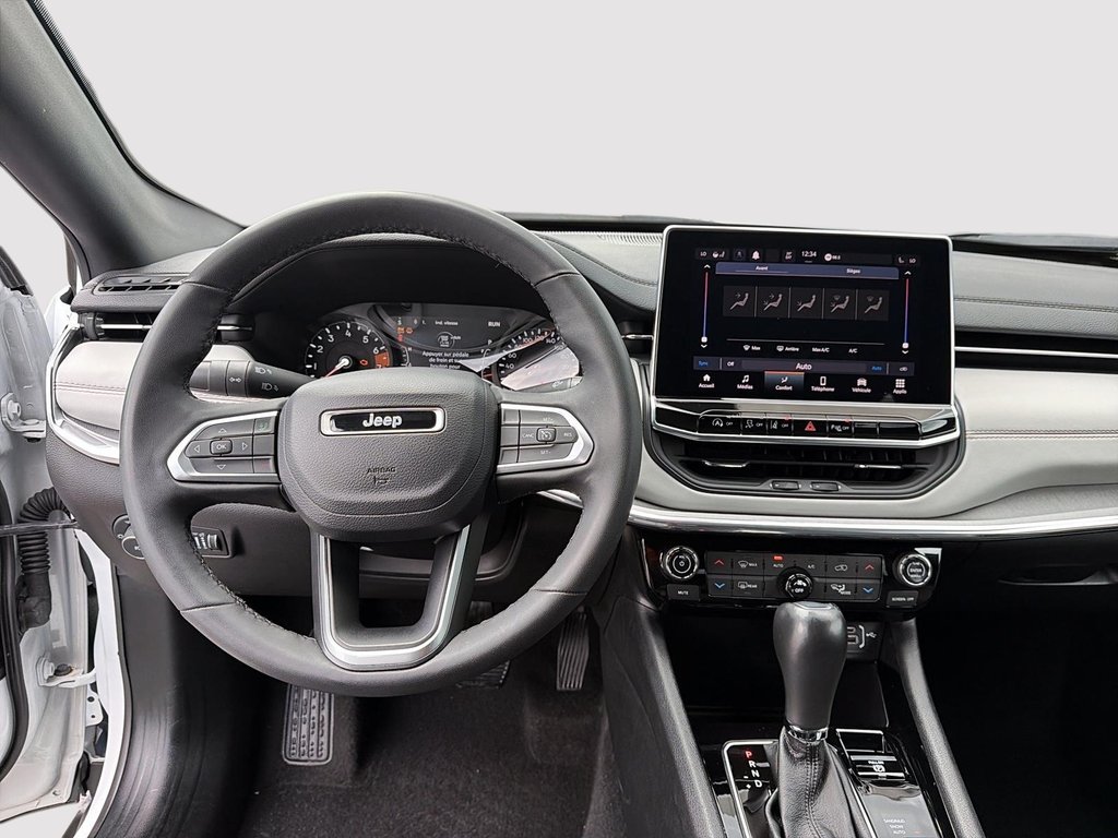 2023 Jeep Compass LIMITED 4X4 in St-Jean-Sur-Richelieu, Quebec - 10 - w1024h768px
