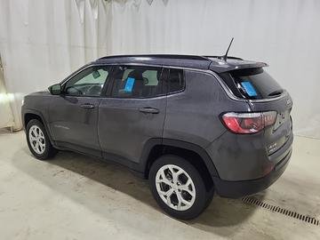 Jeep Compass North 4X4 Navigation 2024 à St-Jean-Sur-Richelieu, Québec - 2 - w1024h768px