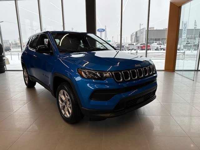 2025 Jeep Compass SPORT in St-Jean-Sur-Richelieu, Quebec - 4 - w1024h768px