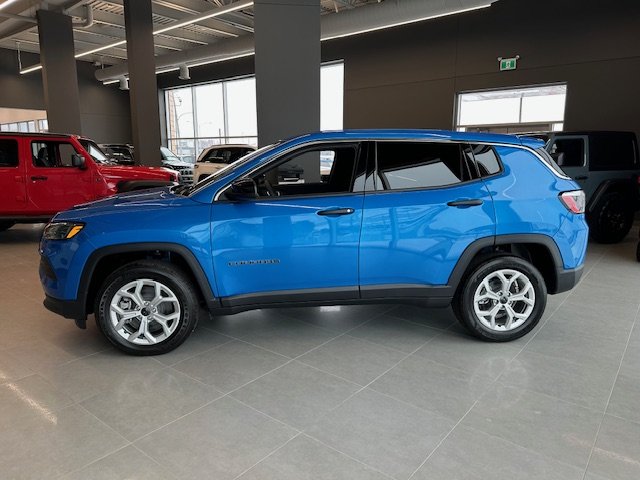 2025 Jeep Compass SPORT in St-Jean-Sur-Richelieu, Quebec - 1 - w1024h768px